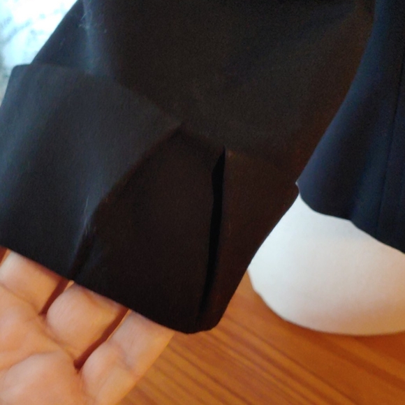 Tahari Black Short Jacket Size 14 - Picture 5 of 7